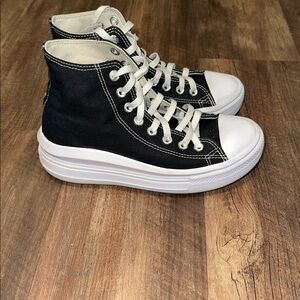 Authentic Women’s Chuck Taylor All-Star Move High-Top Platform Sneaker size 7